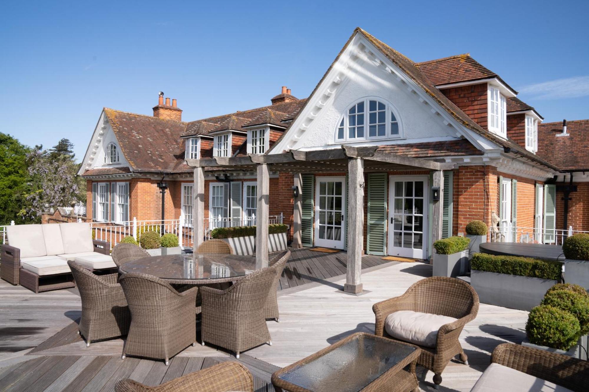 Chewton Glen Hotel - An Iconic Luxury Hotel New Milton Exterior photo